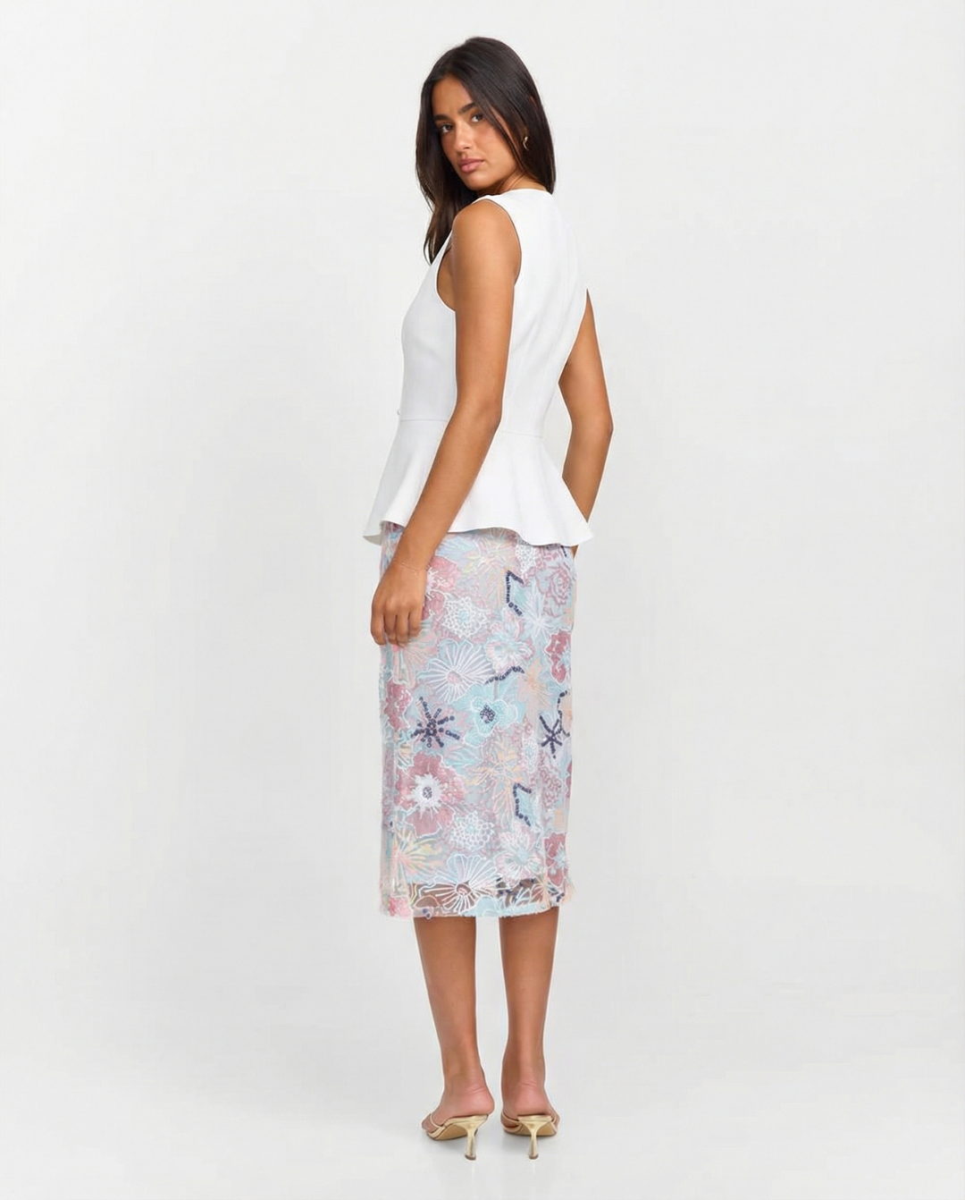 Iris | Sleeveless Button Up Cardigan White Fitted Crew Neck