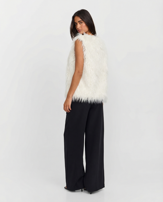 Luna | Sleeveless Faux Fur Jacket White Cream Fluffy Gilet