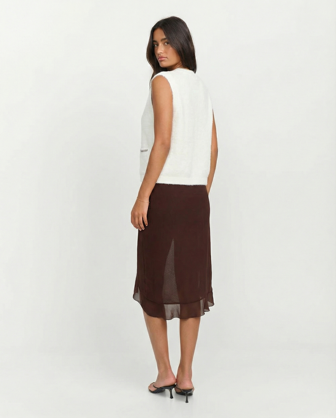 Lara | Brooch-Detail Button-Front Knit Vest