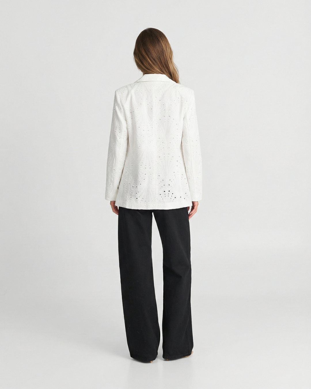 Lila | Relaxed Cotton White Blazer