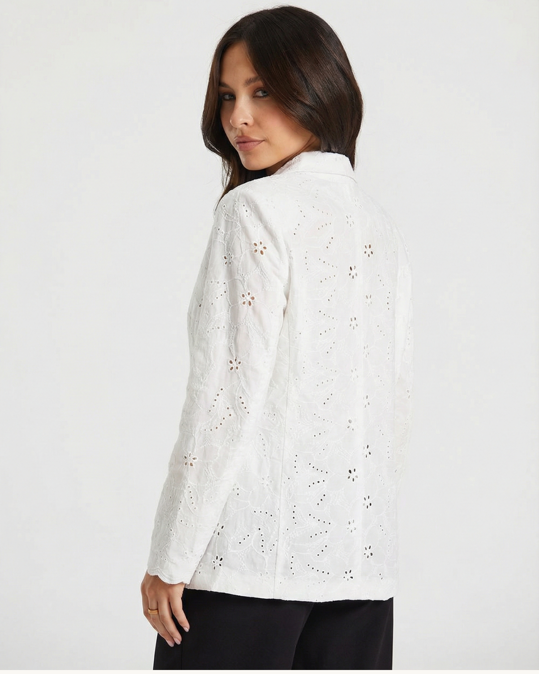 Eleanor | Relaxed Broderie Anglaise Cotton Blazer