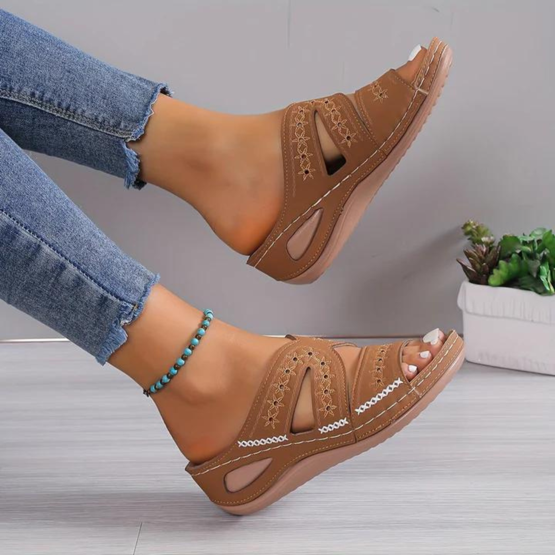 Aveline sandals sole detail