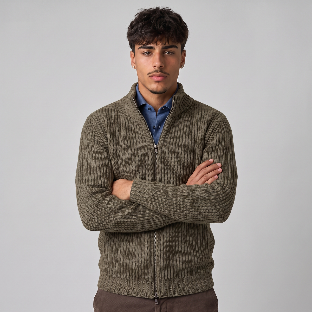 Remington khaki pose3