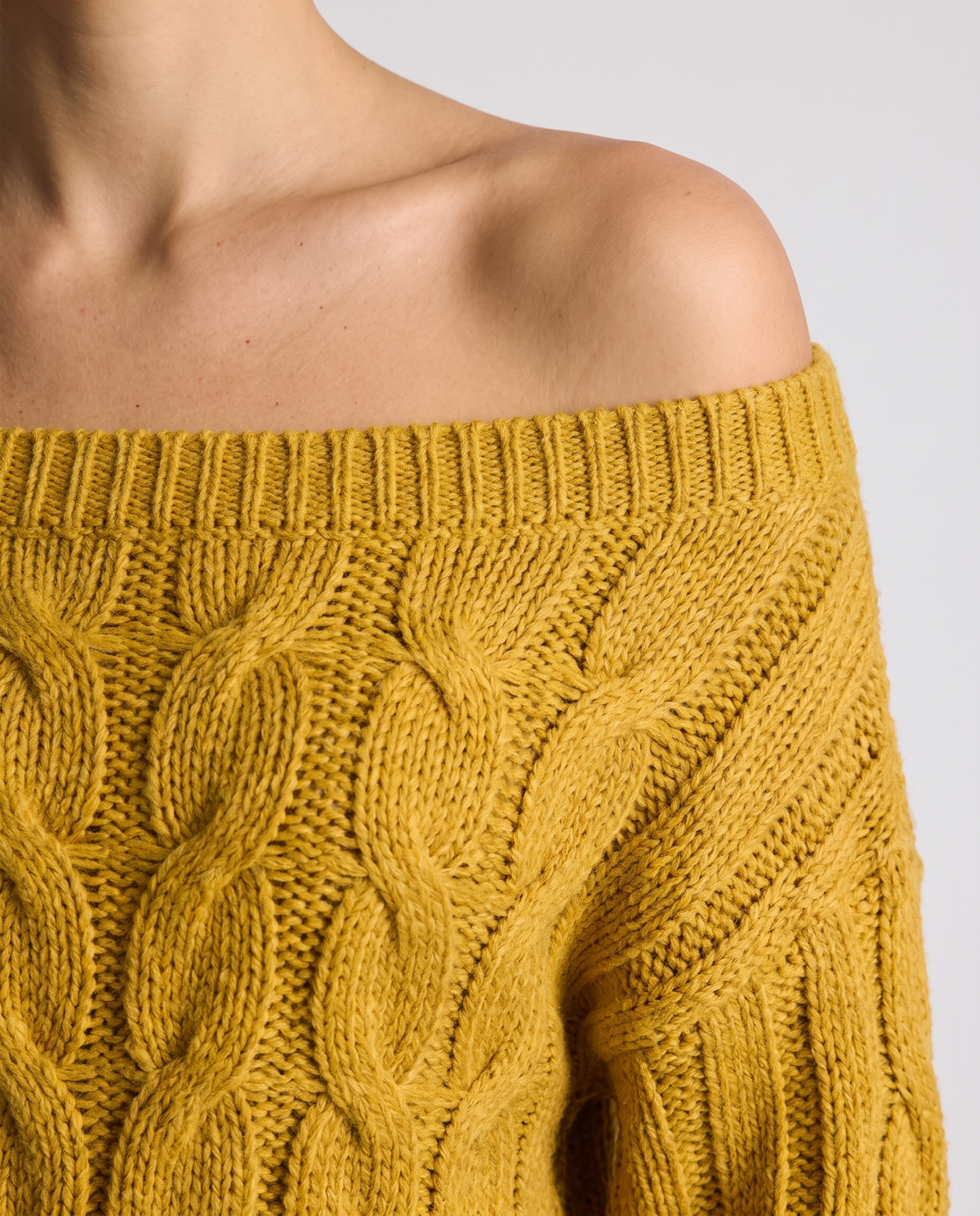 Clarice Yellow detail