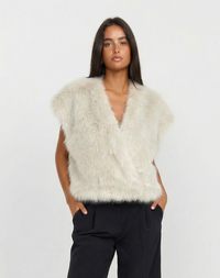 Hazel | Cream Faux Fur V-Neck Sweater Vest