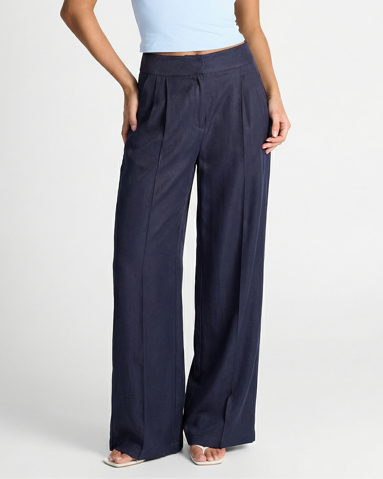 Polly | High-Waist Pleated Front Seam Flowing Wide-Leg Linen Trousers in Navy