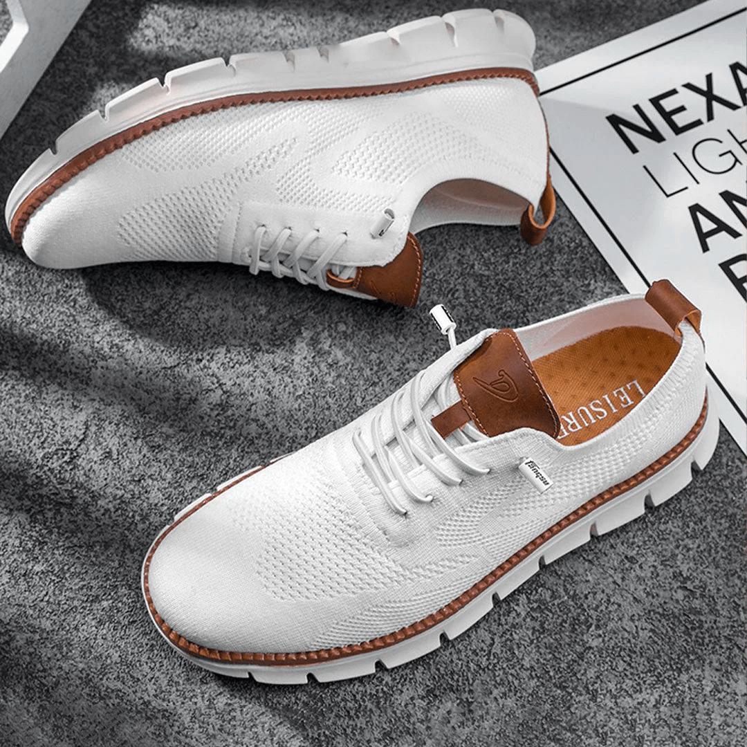 Leland trainers in White