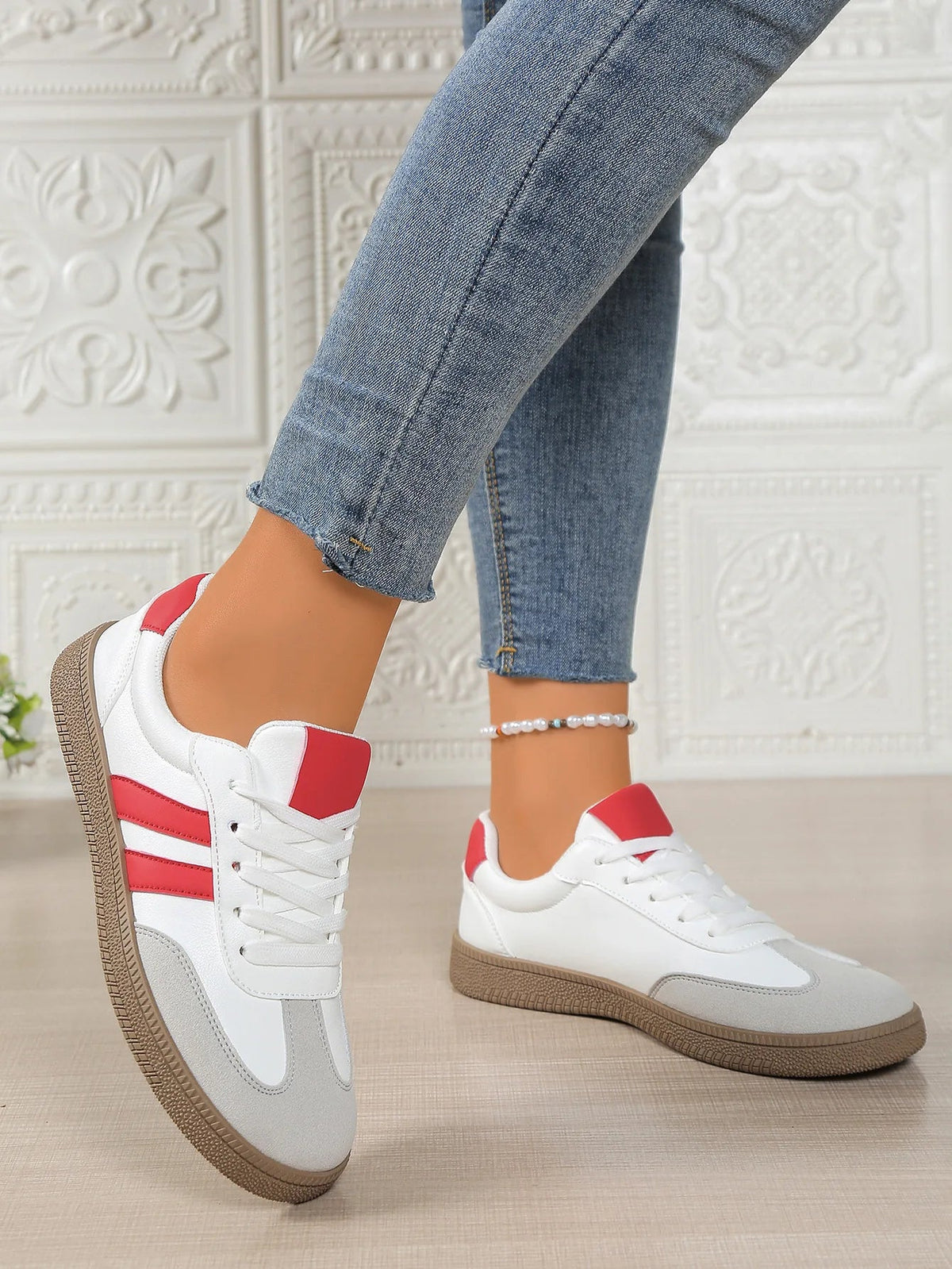 Rosamund orthopedic sneakers heel detail